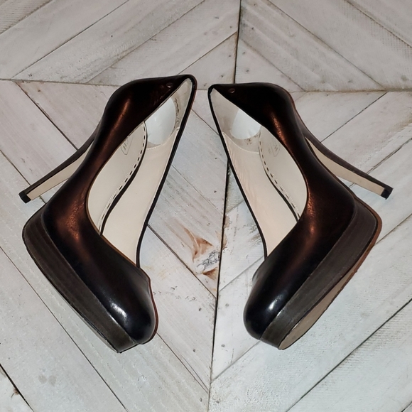 Coach Size 7 B Black Leather Pumps - Picture 3 of 10